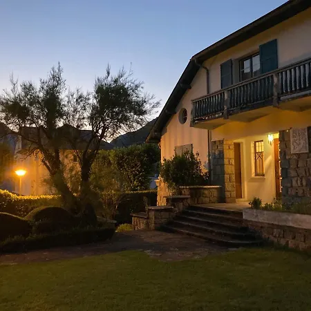 Villa Le Caducee Homestay *